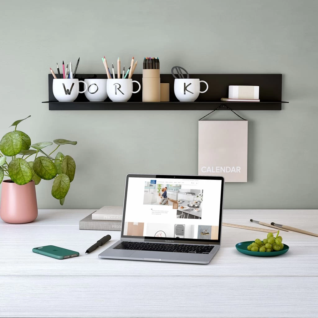 Becher R Letters In Weiß 2 Becher R Letters In Weiß – Bild 2